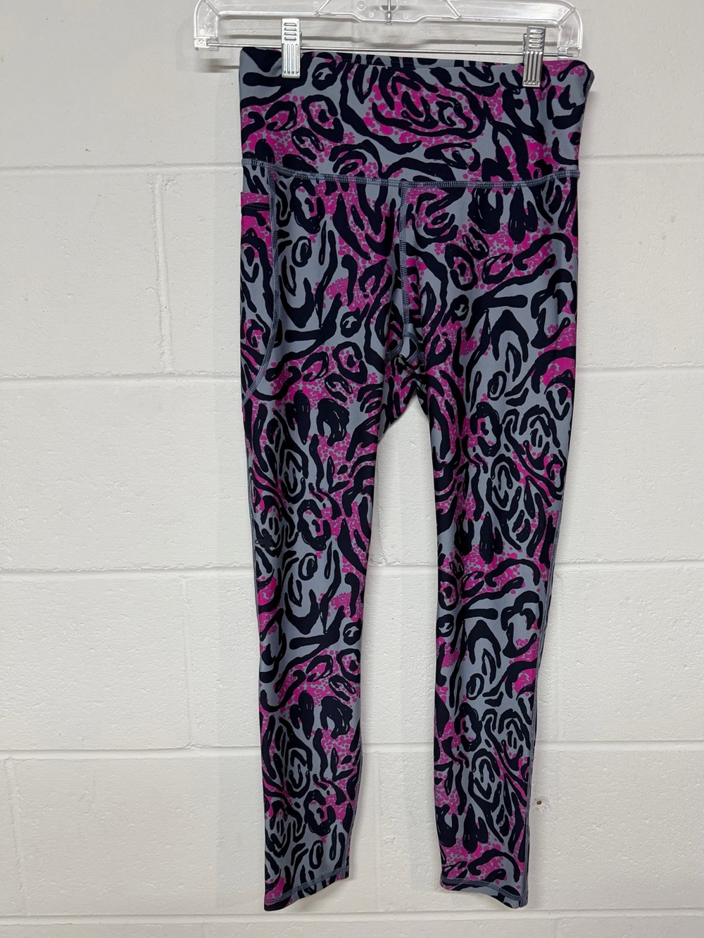 Under Armour HeatGear Compression Leggings Women’s M Pink Black Print